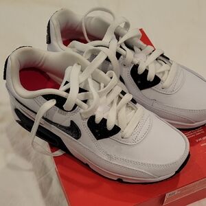Nike Kids 2y Air Max 90 White and Black Air Max Sneakers Shoes
